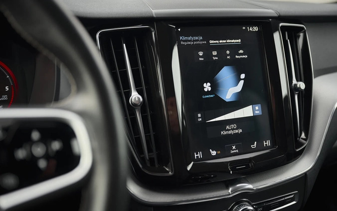 Volvo XC 60 cena 131800 przebieg: 133000, rok produkcji 2019 z Ustroń małe 596